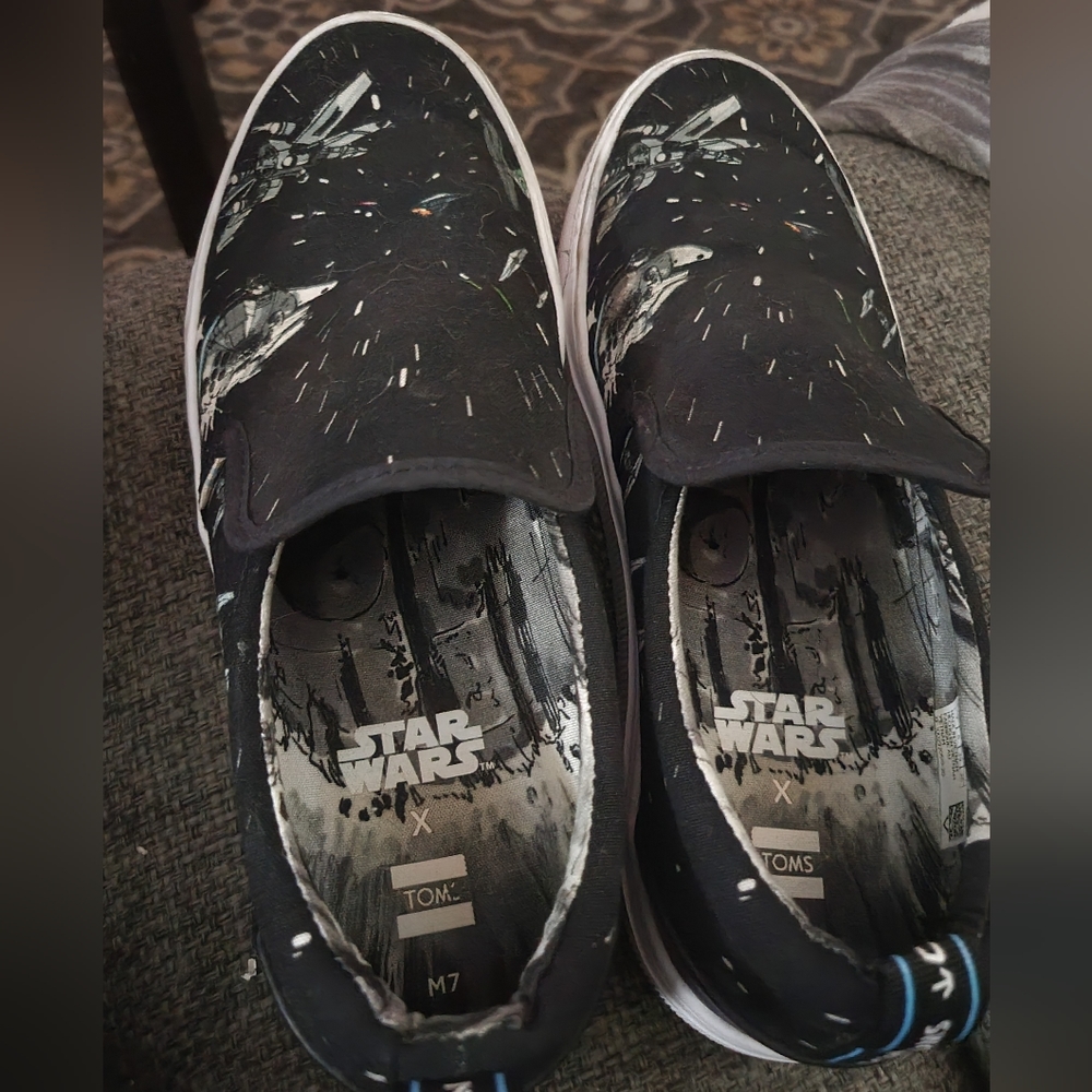Star wars Toms..EUC.. Mens size 7.